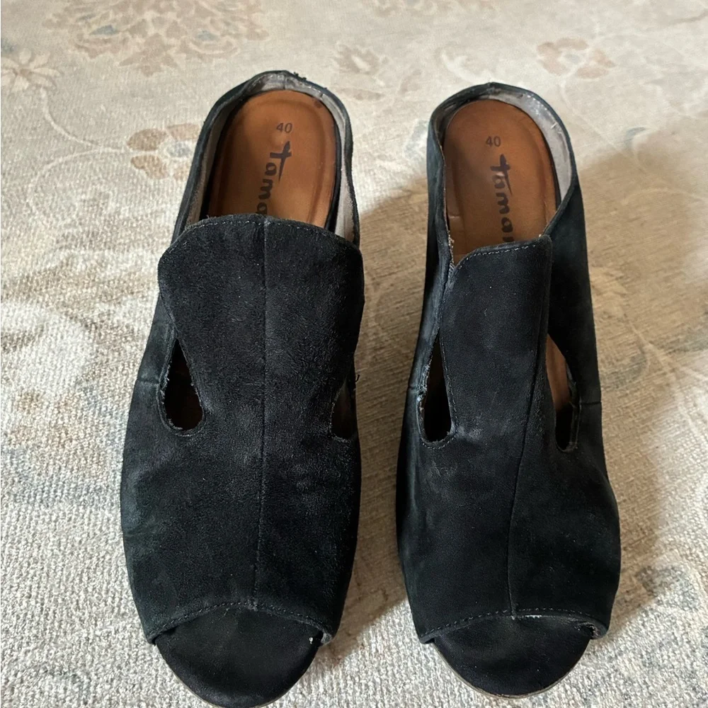 Tamaris Black Leather Wedges Women's Euro size 40 (9.5)